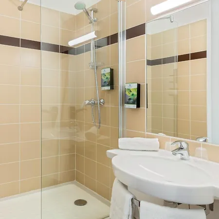 Hotel Sure By Western 3*