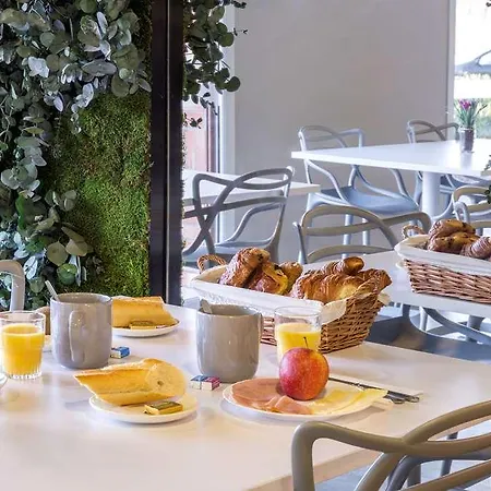 Sure By Western Hotel Saint-Amand-les-Eaux